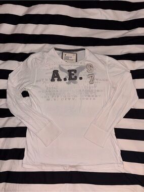 Vintage American Eagle Outfitters White Embroidered Long Sleeve Shirt
